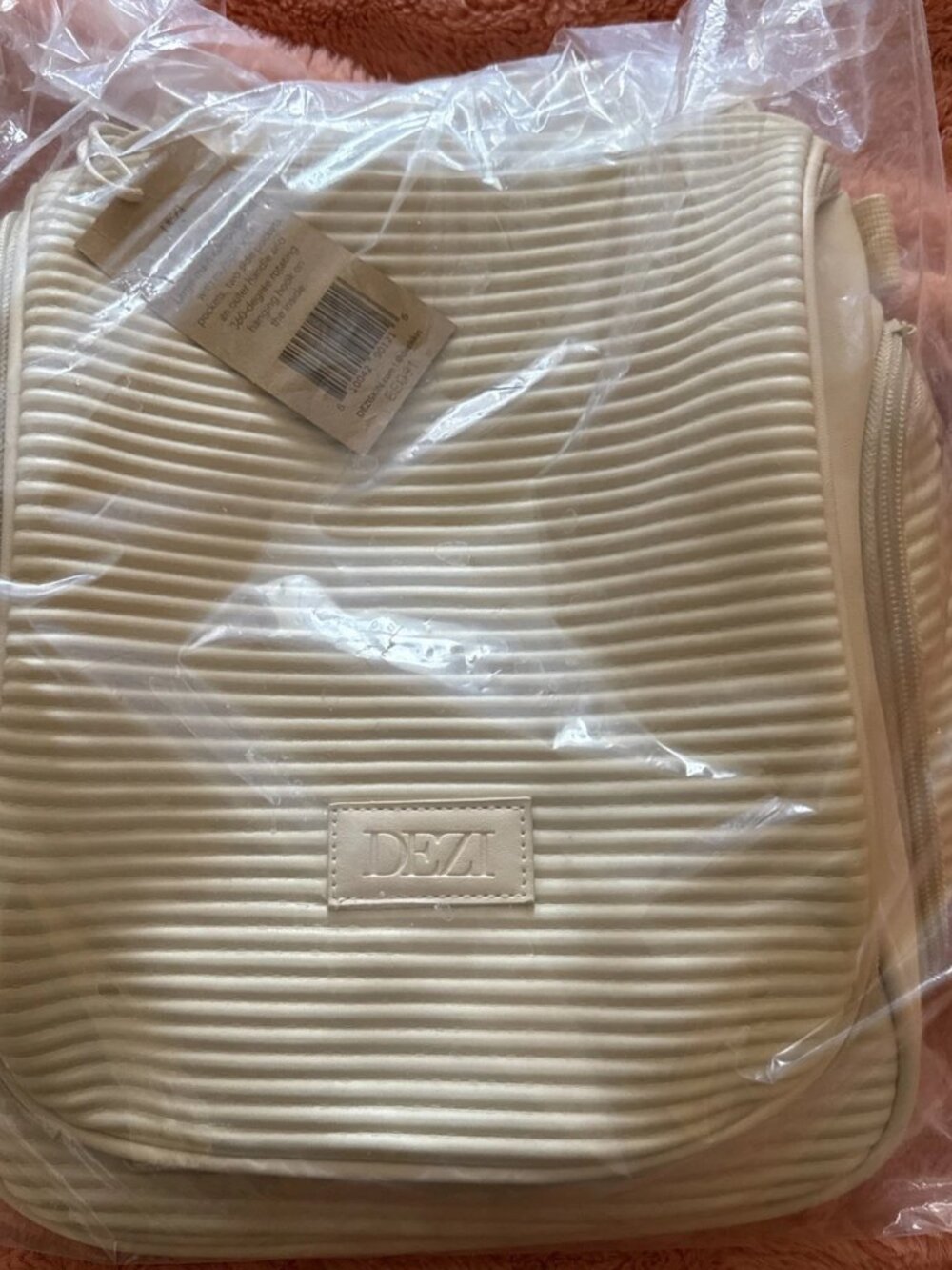 DEZI PACK IT ALL Multi Purpose Toiletry Hanging Travel Bag Cream Soft Side NWT